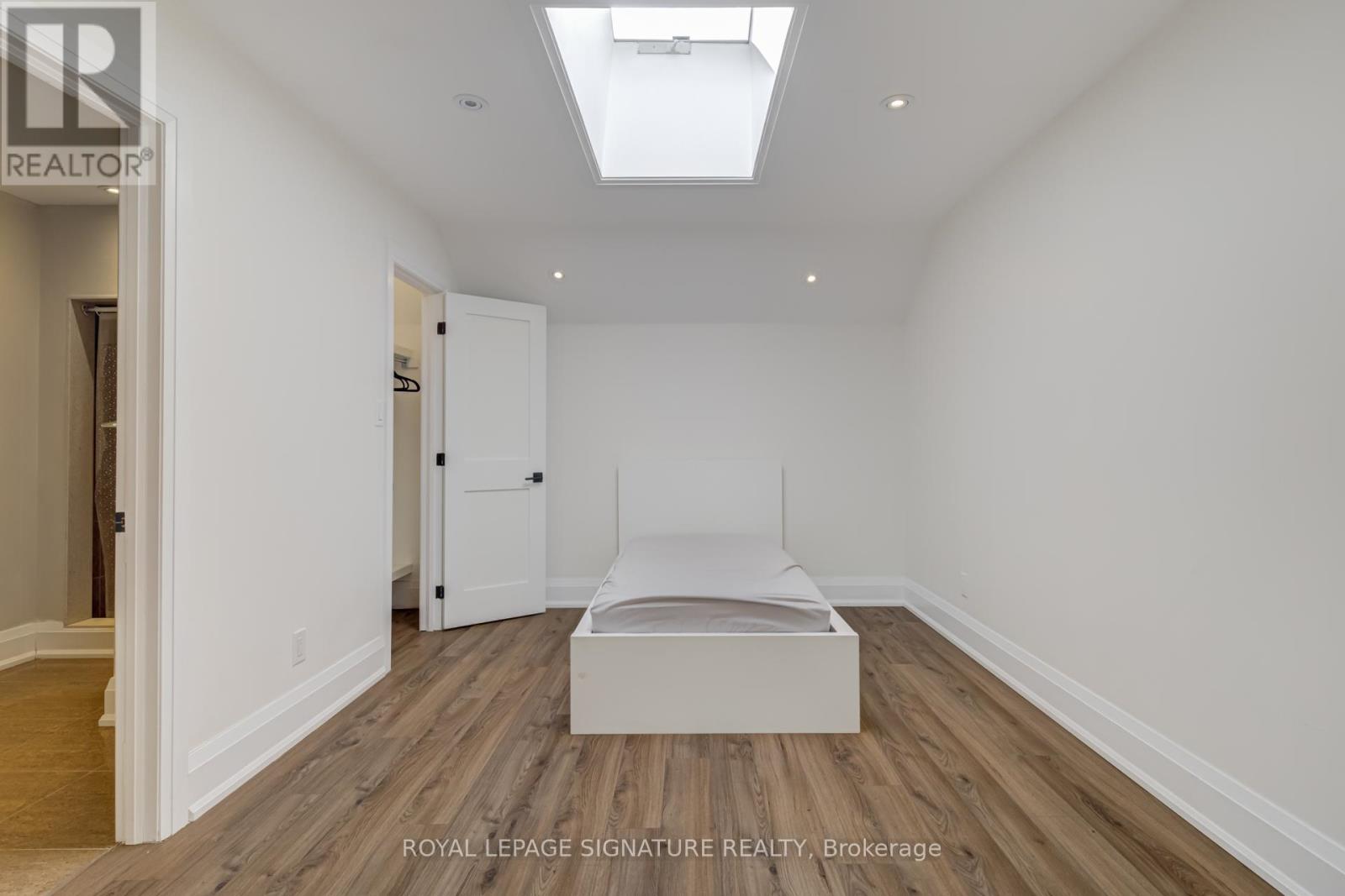 Upper 2 Levels - 14 Rotherham Avenue, Toronto, Ontario  M6M 1L8 - Photo 18 - W13000514