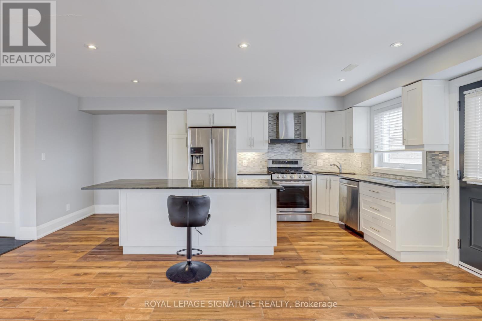 Upper 2 Levels - 14 Rotherham Avenue, Toronto, Ontario  M6M 1L8 - Photo 4 - W13000514