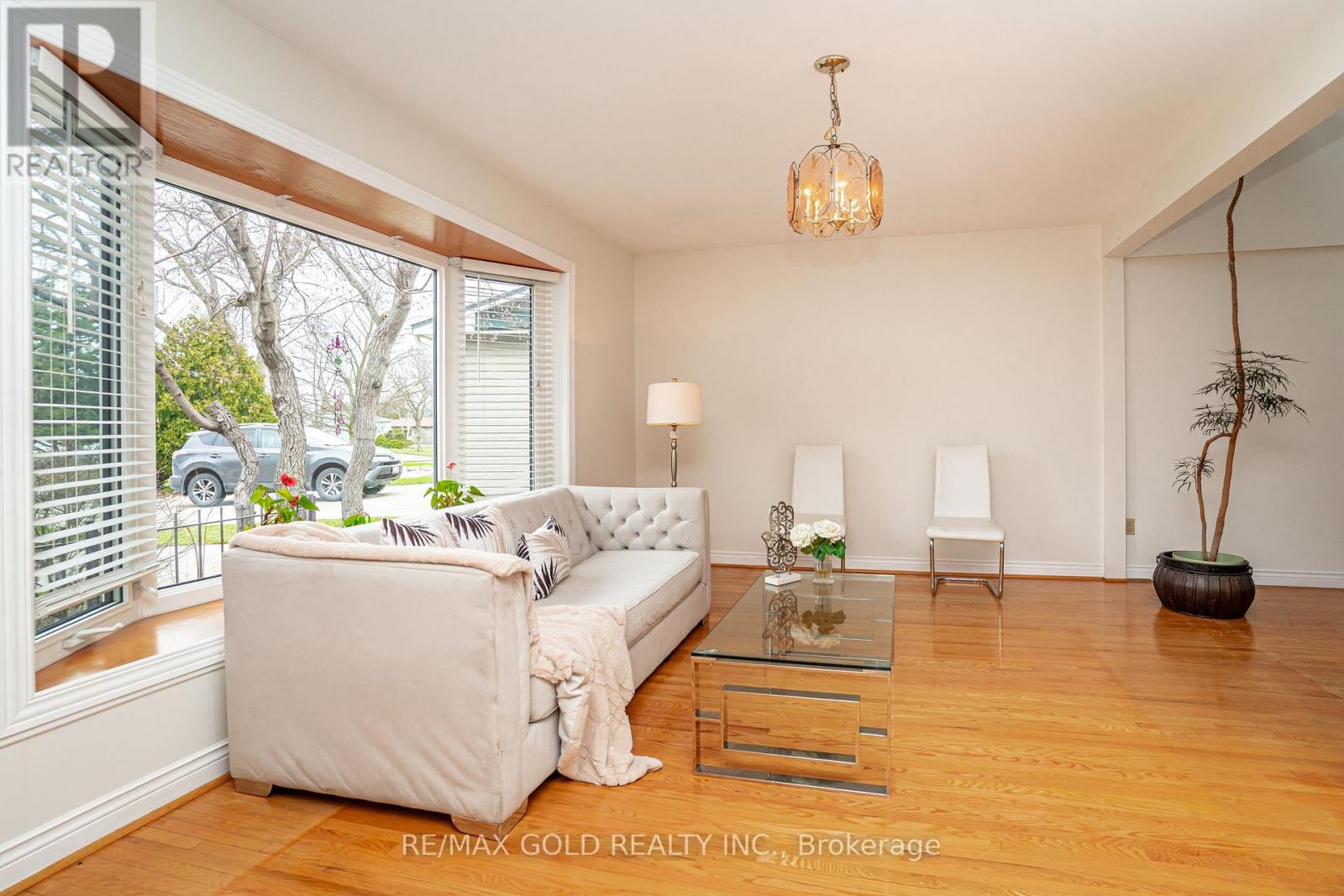 16 Donalda Place, Brampton, Ontario  L6T 1S4 - Photo 6 - W13000522