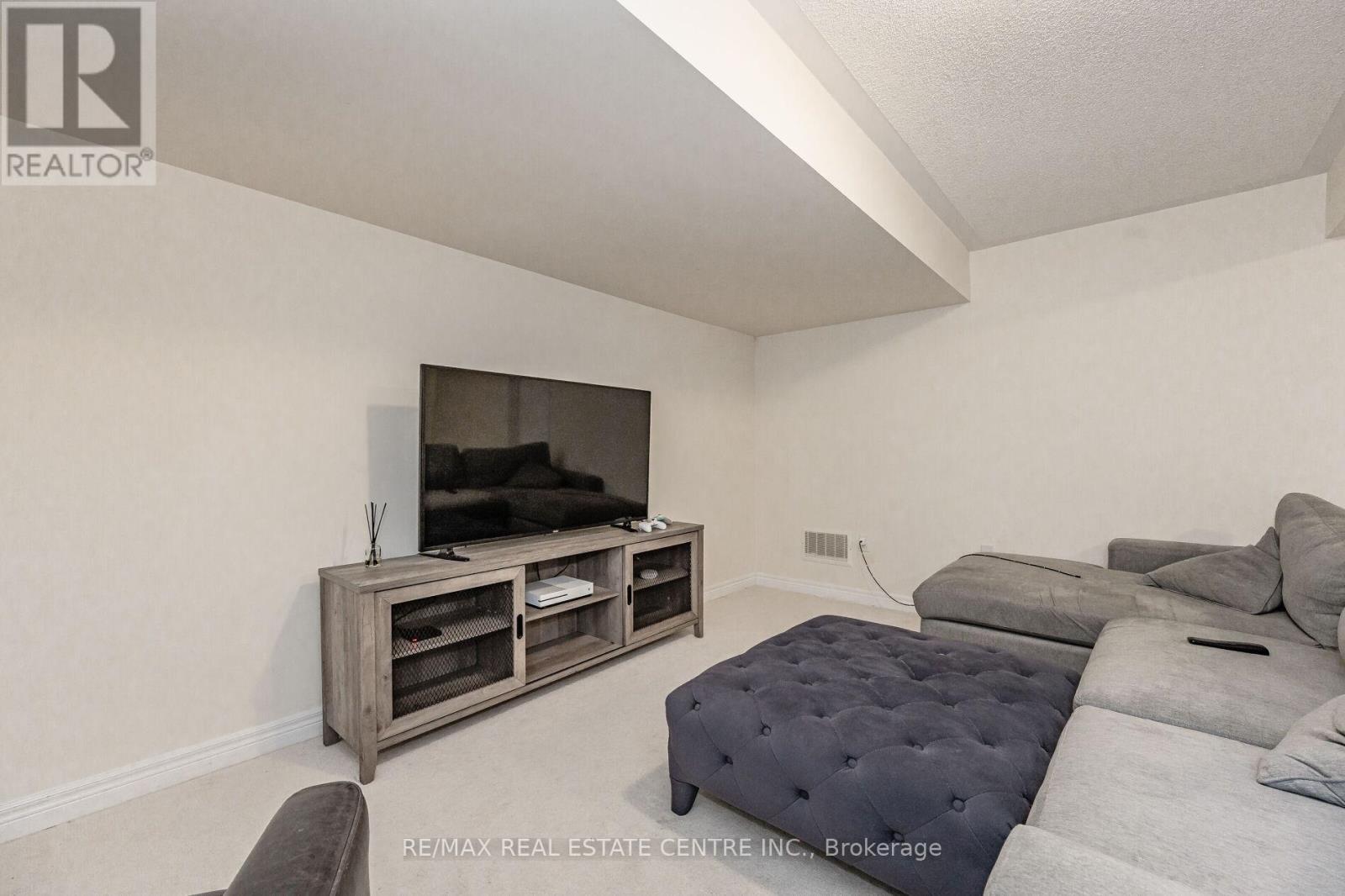 2453 Village Common, Oakville, Ontario  L6M 0S2 - Photo 33 - W13000524