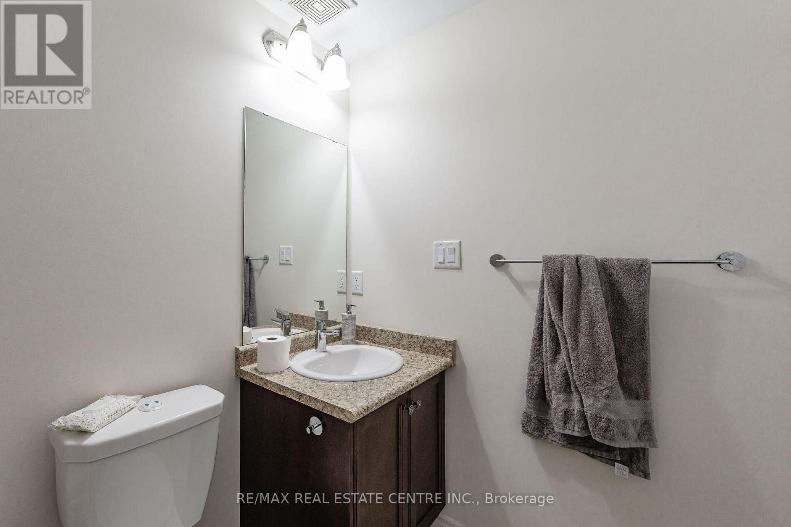 2453 Village Common, Oakville, Ontario  L6M 0S2 - Photo 35 - W13000524