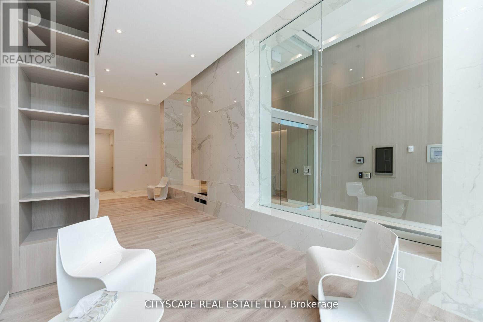 1907 - 370 Martha Street S, Burlington, Ontario  L7R 0G9 - Photo 3 - W13000586