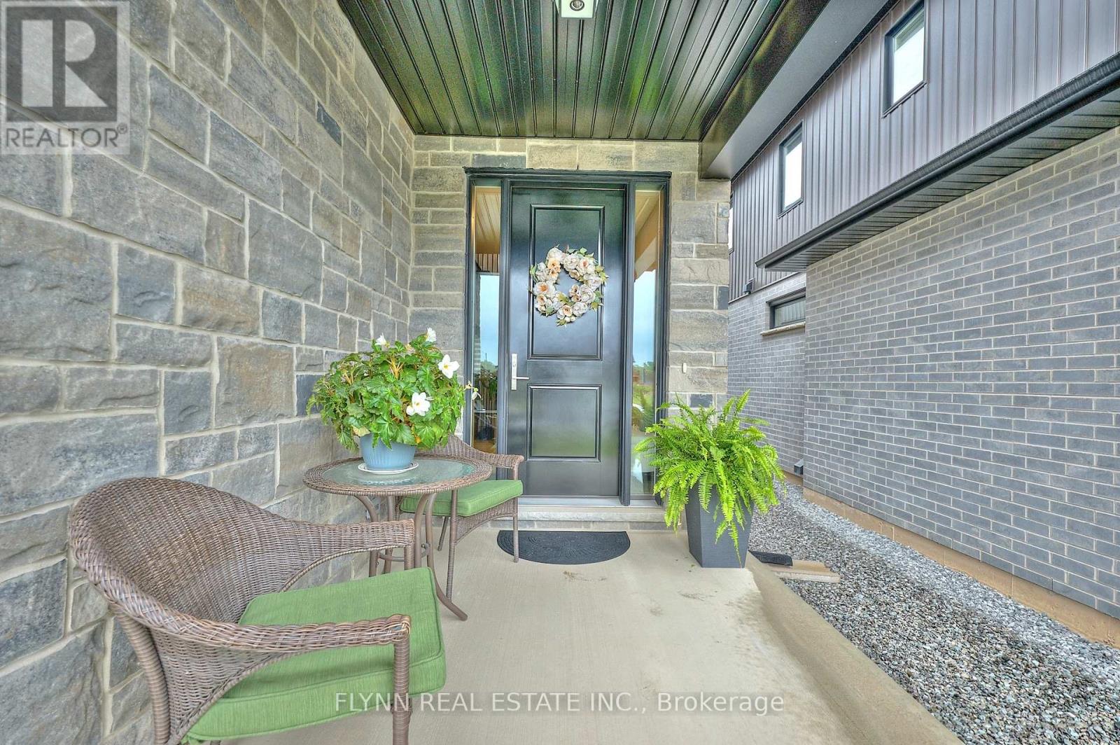 8880 Angie Drive, Niagara Falls, Ontario  L2H 3W8 - Photo 3 - X13000406