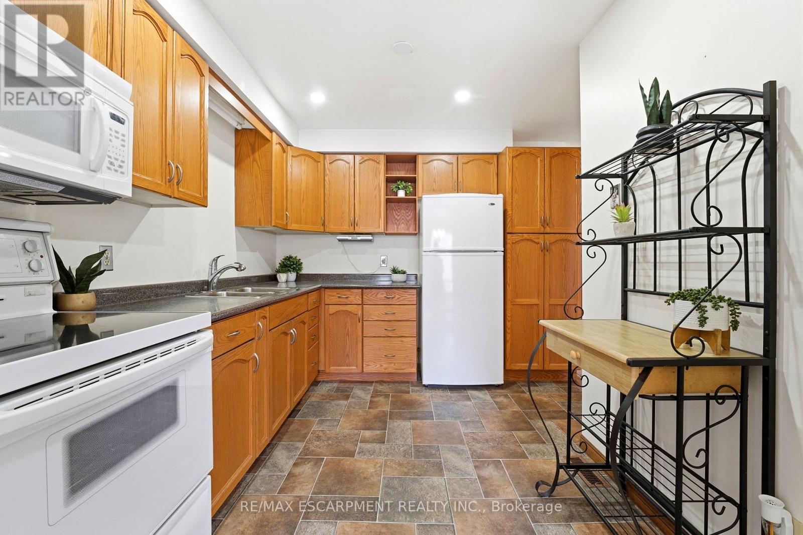 165 Essling Avenue, Hamilton, Ontario  L9B 2H9 - Photo 17 - X13000440