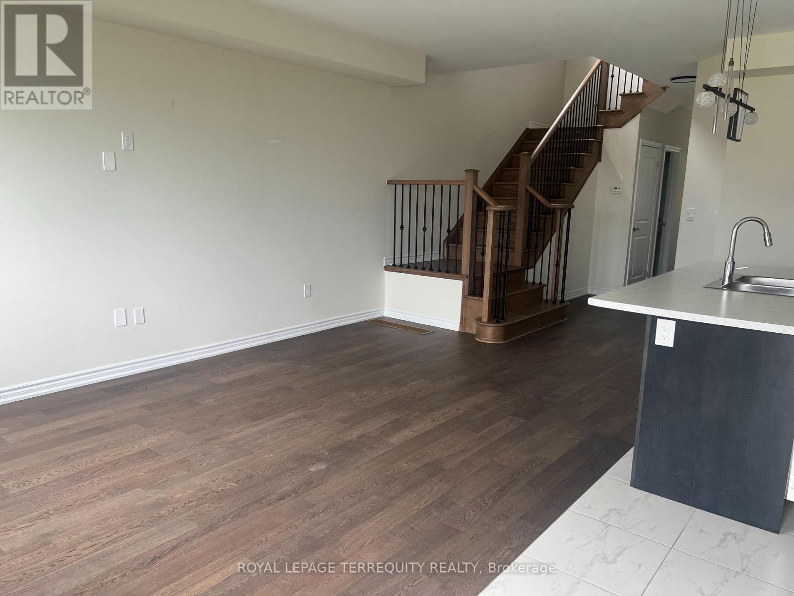 169 Vanilla Trail, Thorold, Ontario  L2V 0L2 - Photo 2 - X13000570