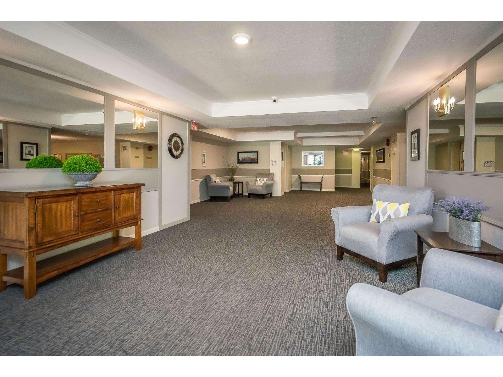 205 1459 Blackwood Street, White Rock, British Columbia  V4B 3V6 - Photo 3 - R3111288