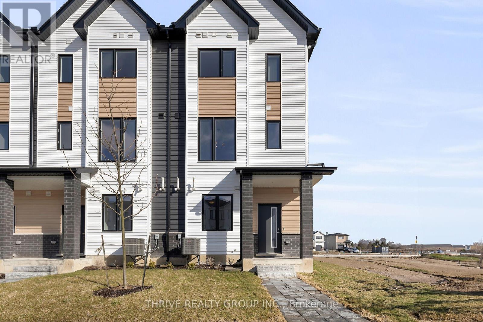 68 - 1595 Capri Crescent, London North, Ontario  N6G 3P2 - Photo 2 - X13000714