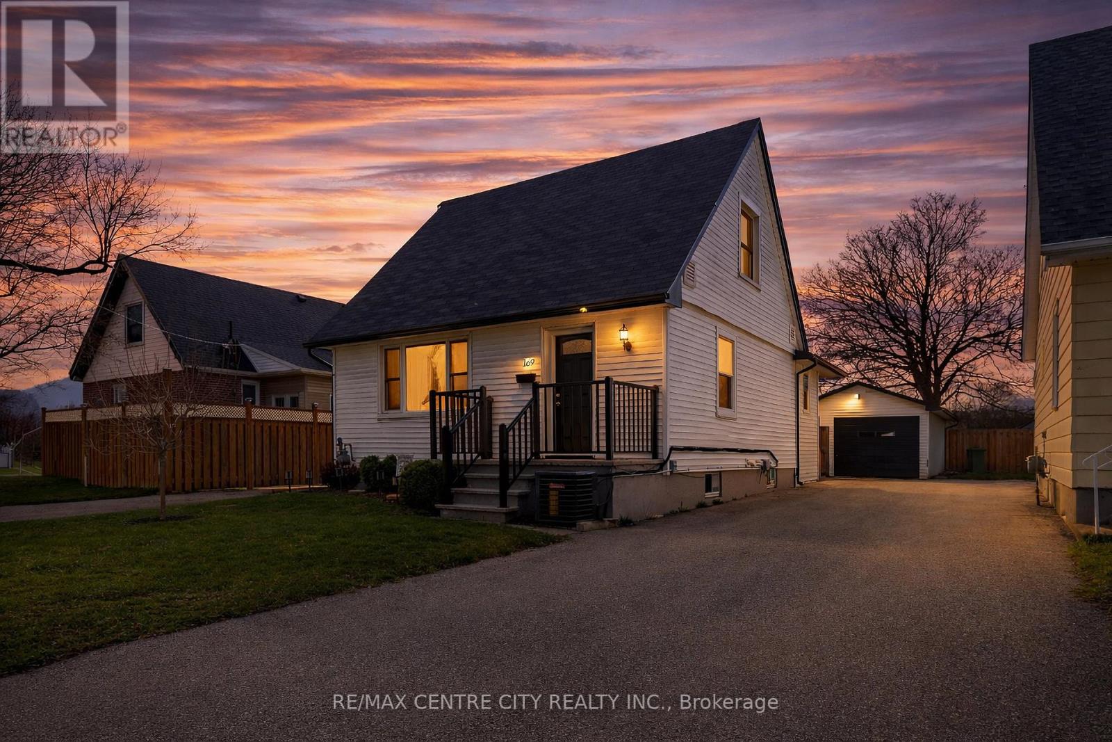 169 Fifth Avenue, St. Thomas, Ontario  N5R 4G2 - Photo 2 - X13000838