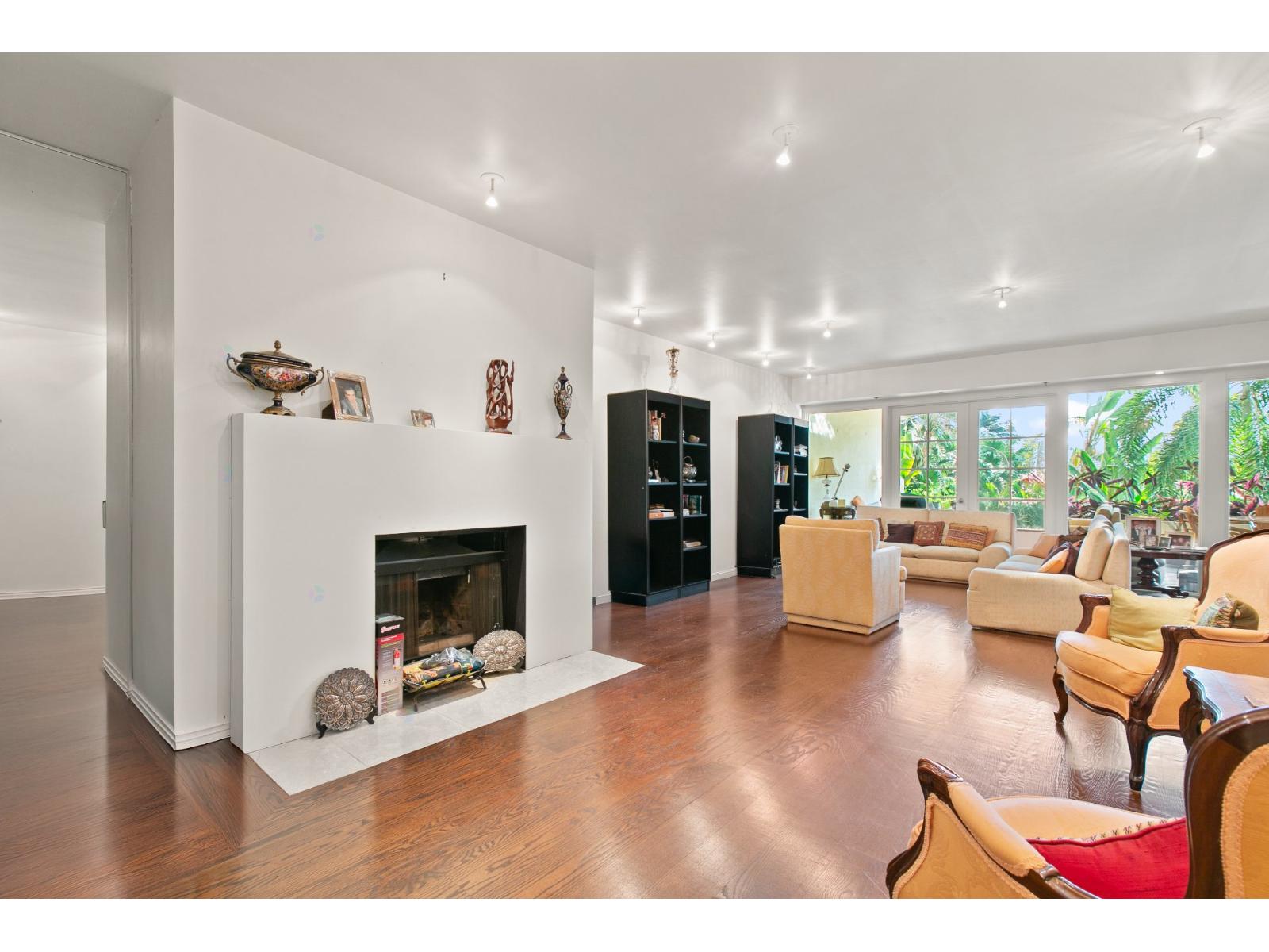 2500 Av. Pierre-Dupuy|#211 Montréal (Ville-Marie) Quebec Canada H3C4L1 5