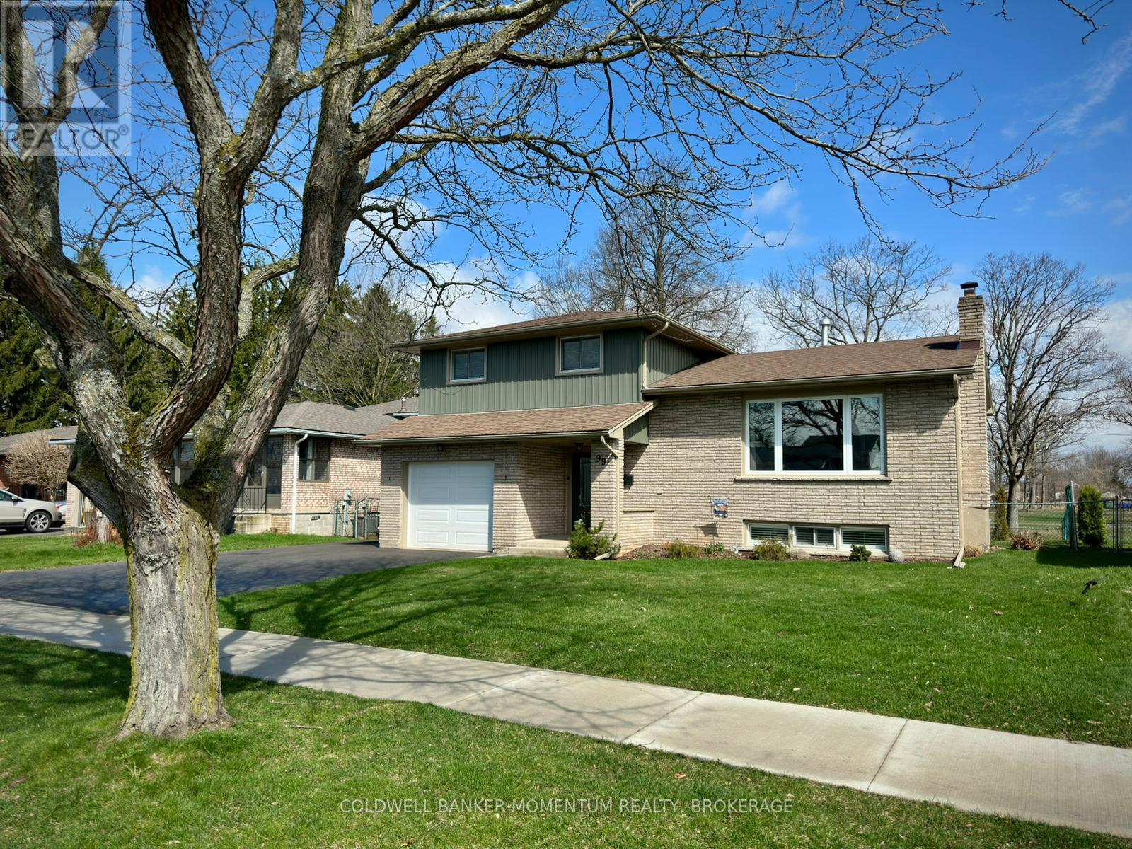99 Erin Crescent, Welland, Ontario  L3C 6B8 - Photo 2 - X13000794
