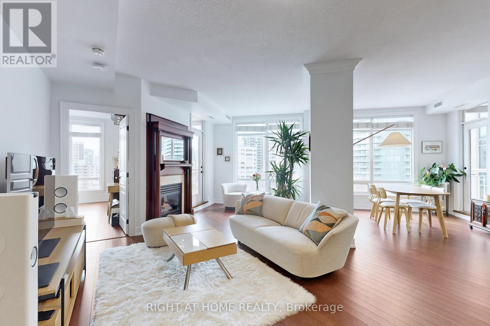 1109 - 100 HAYDEN STREET, Toronto, Ontario