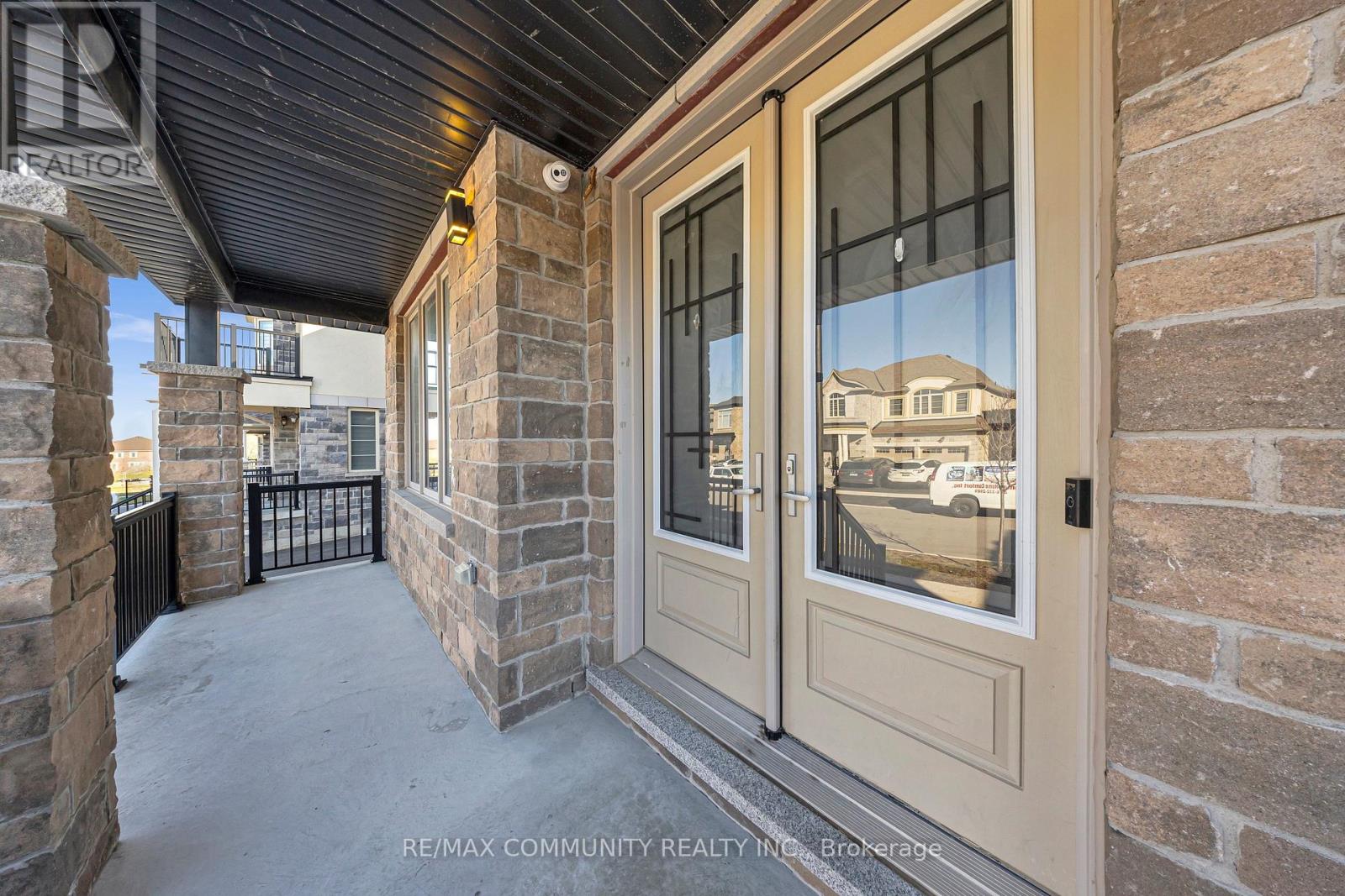 2489 Florentine Place, Pickering, Ontario  L1X 0H2 - Photo 4 - E12998972