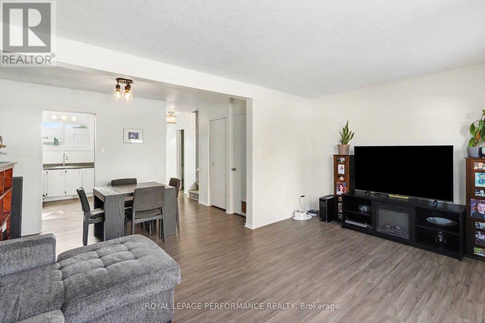 307 - 1441 Palmerston Drive, Ottawa, Ontario  K1J 8N9 - Photo 3 - X12959748