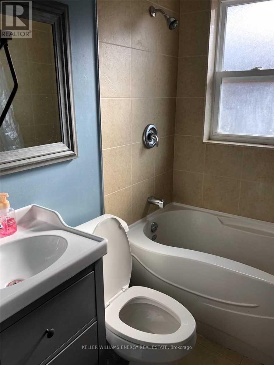 195 Waverly Street S, Oshawa, Ontario  L1J 5V3 - Photo 7 - E13000632