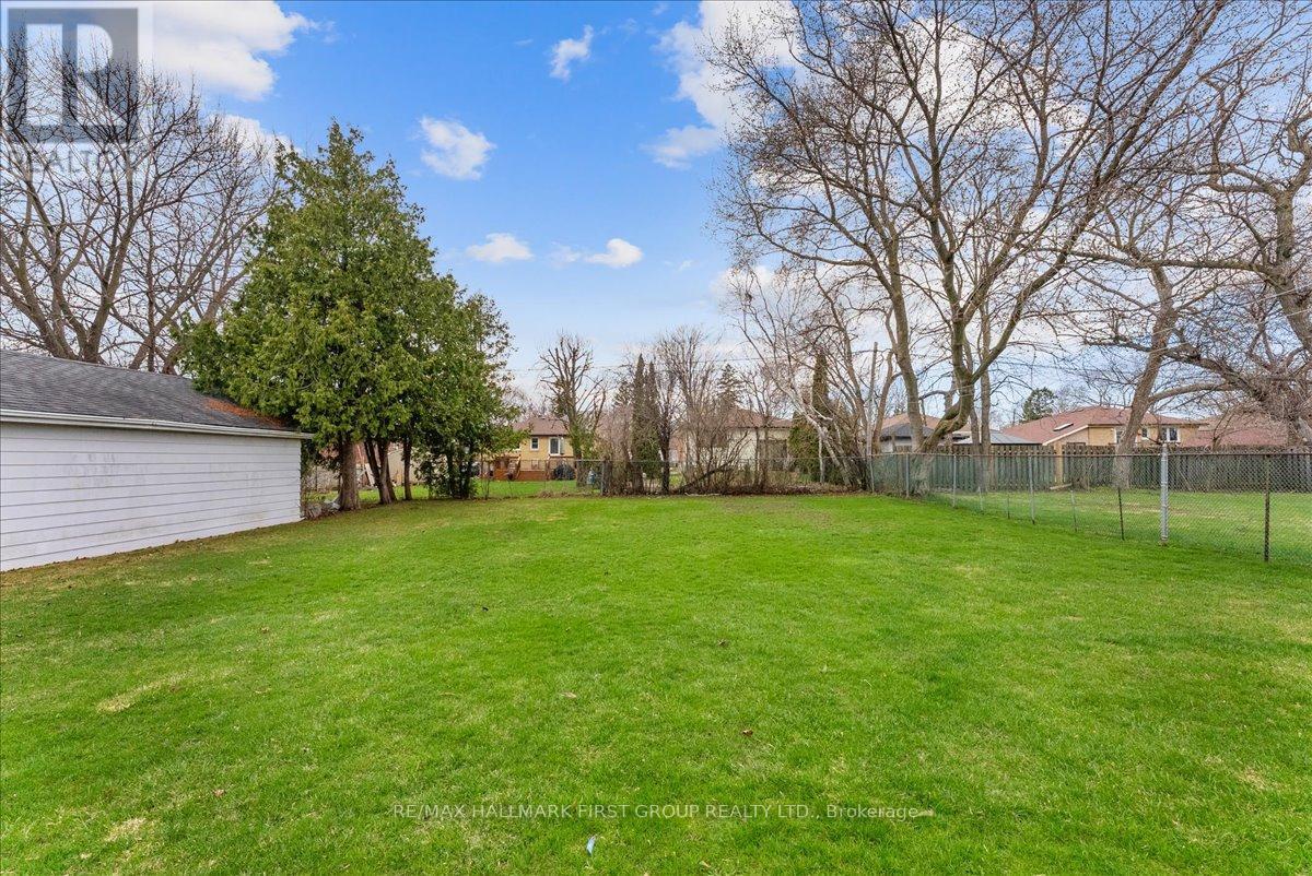 32 Linton Avenue, Ajax, Ontario  L1T 2X6 - Photo 32 - E13000798