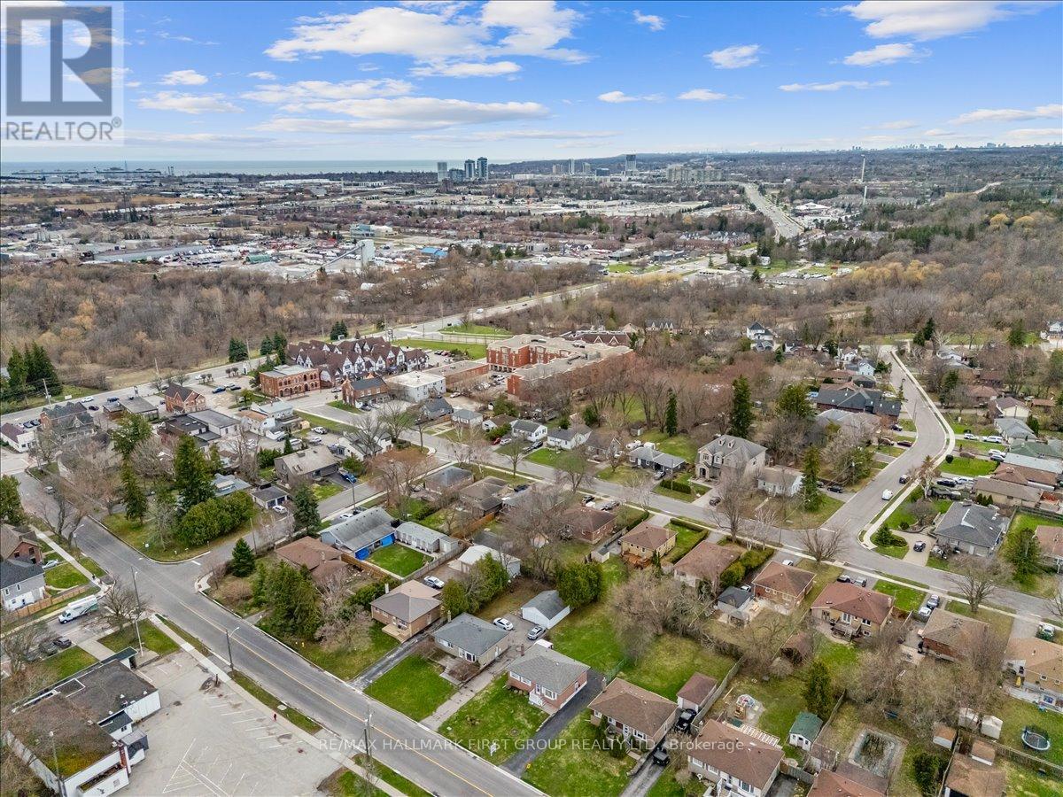 32 Linton Avenue, Ajax, Ontario  L1T 2X6 - Photo 5 - E13000798