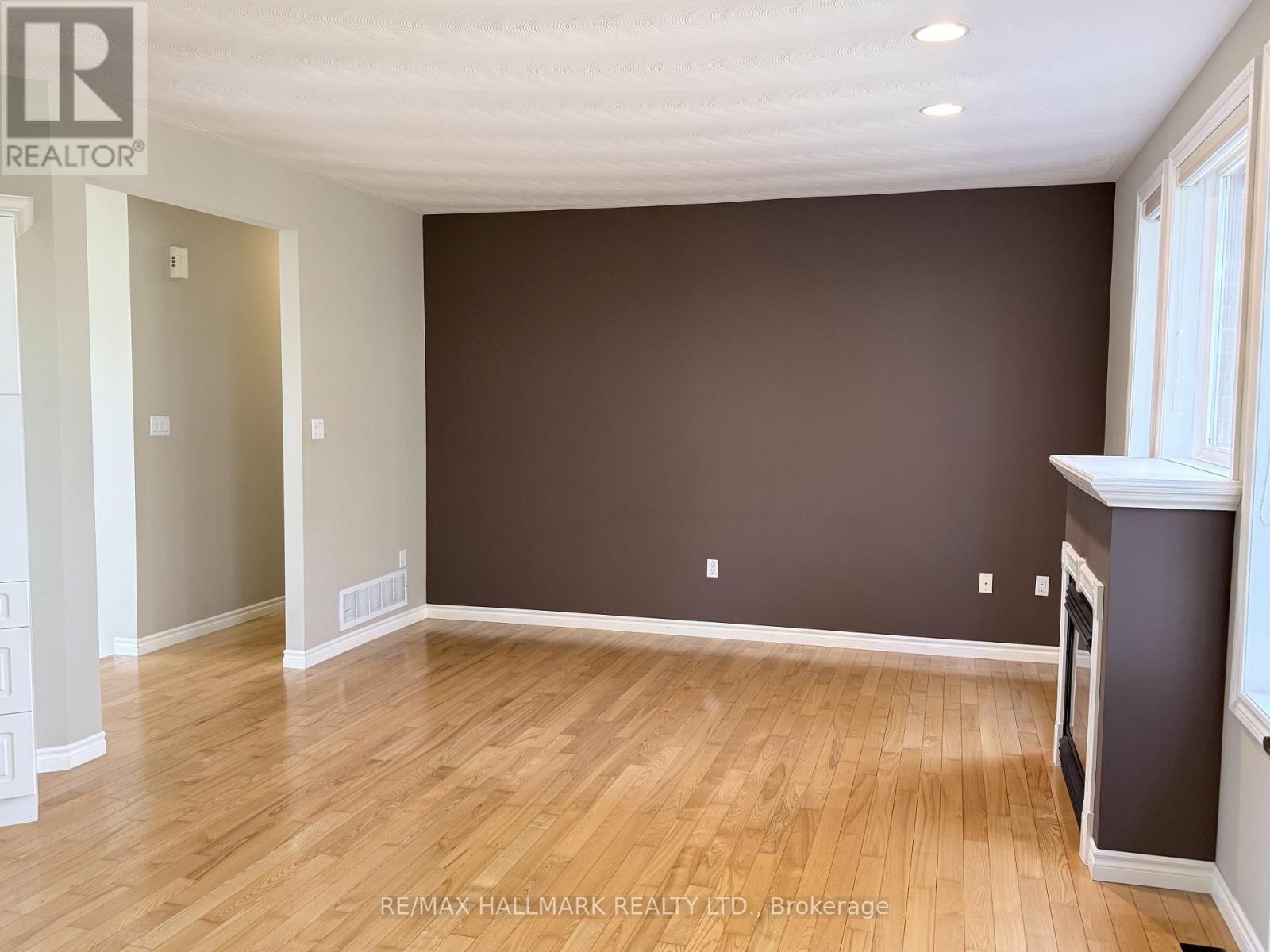 29 Wildwood Trail, Barrie, Ontario  L4N 7Z4 - Photo 5 - S12992054