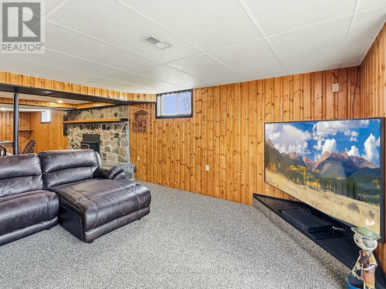 305 Valley Road, Prince Edward County, Ontario  K0K 1A0 - Photo 37 - X13000678