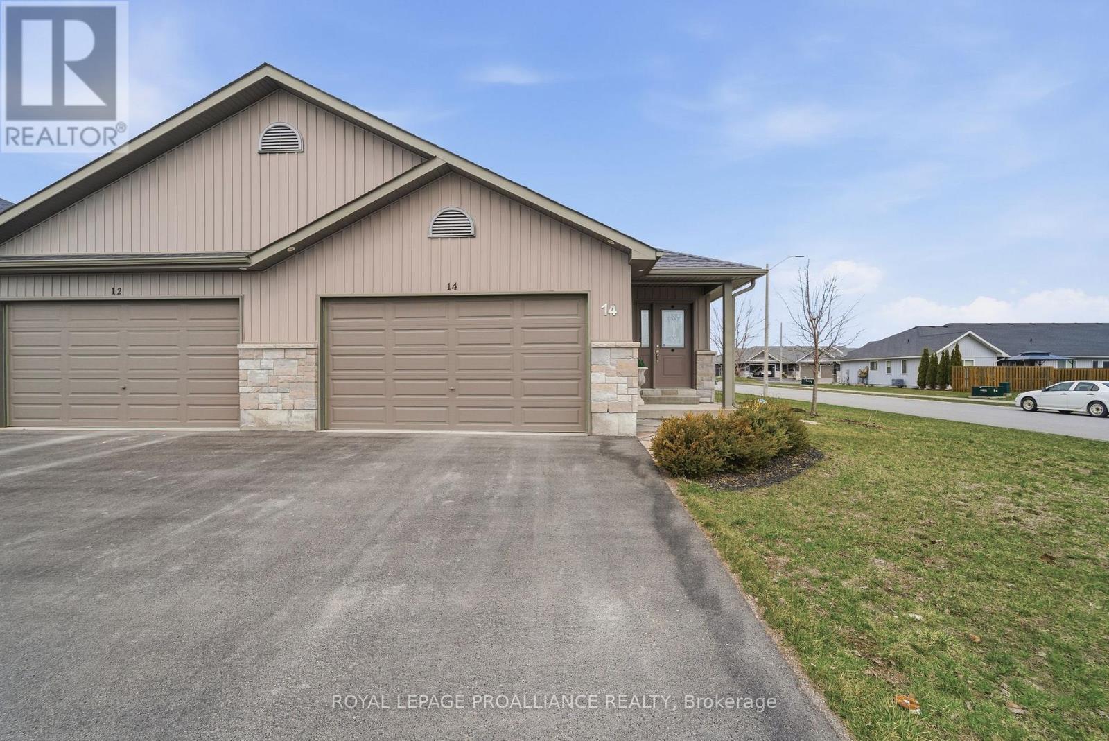 14 Cobblestone Street, Belleville, Ontario  K8P 0E4 - Photo 2 - X13000792