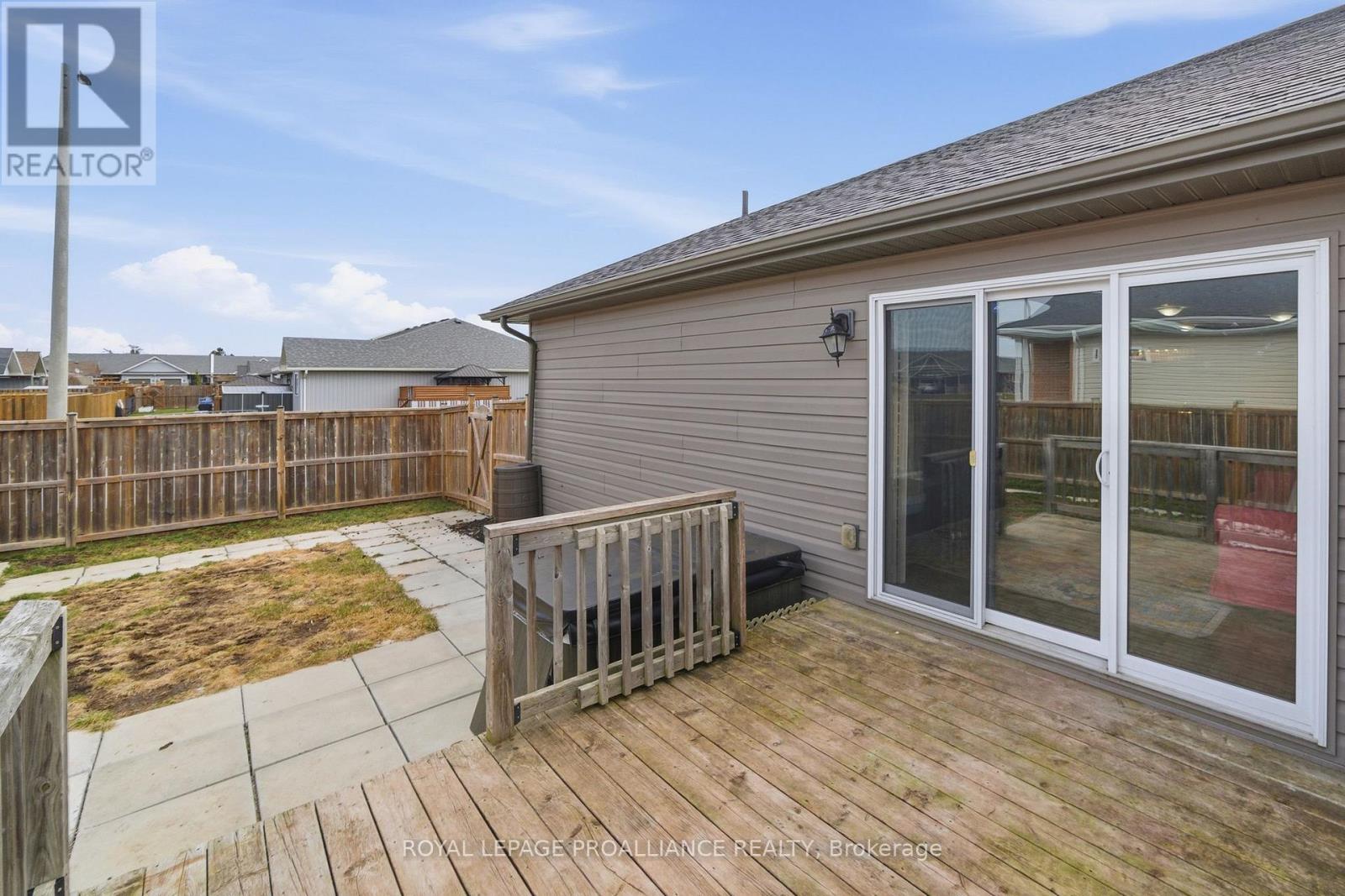 14 Cobblestone Street, Belleville, Ontario  K8P 0E4 - Photo 33 - X13000792