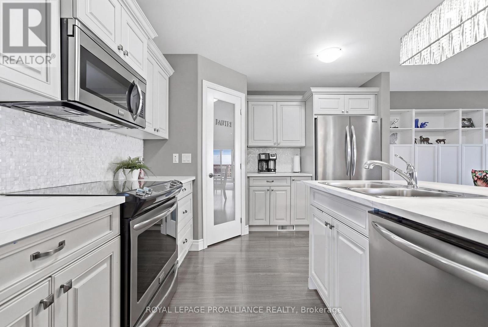 14 Cobblestone Street, Belleville, Ontario  K8P 0E4 - Photo 8 - X13000792