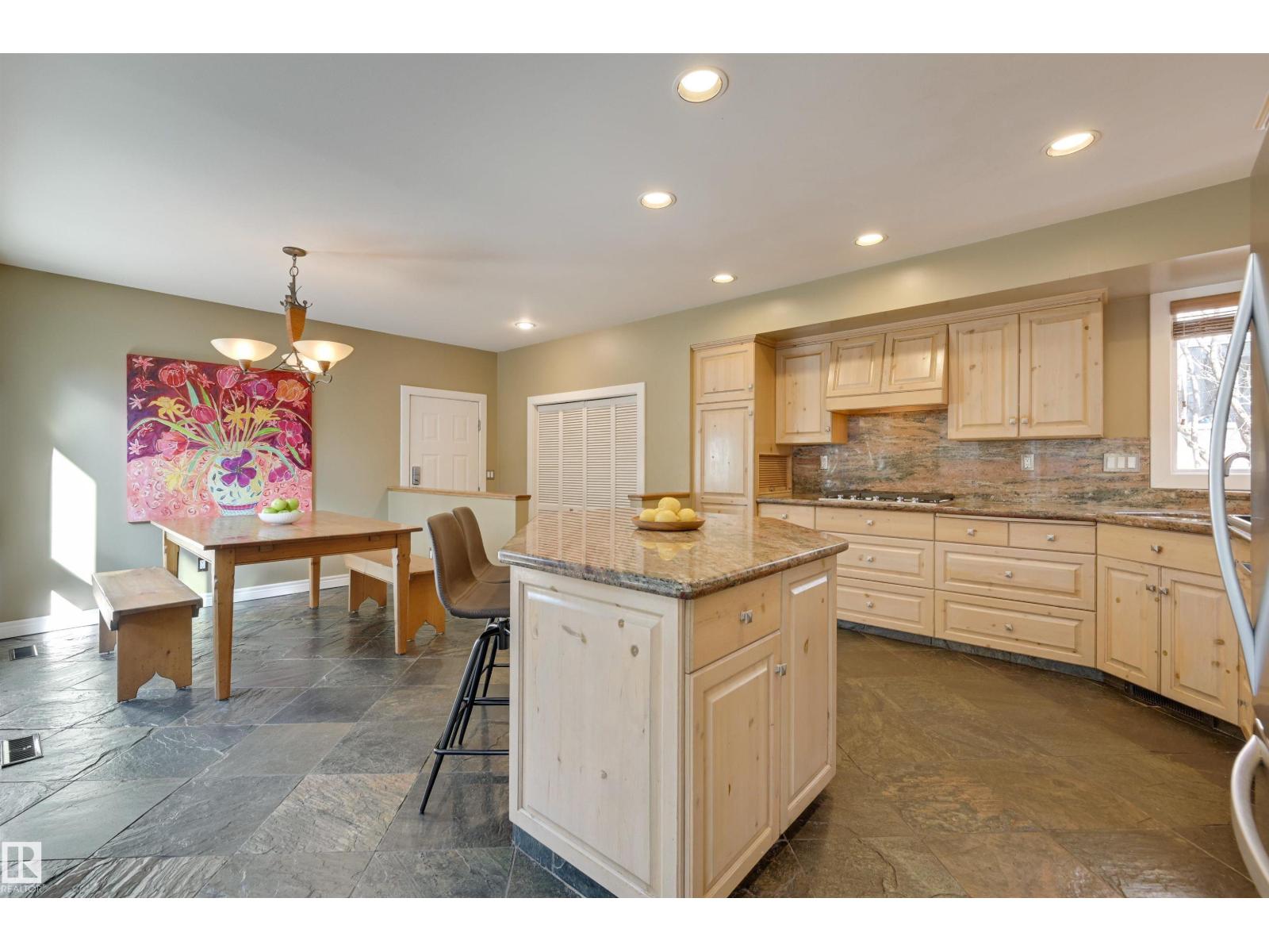 9918 145 St Nw, Edmonton, Alberta  T5N 2X3 - Photo 9 - E4482302