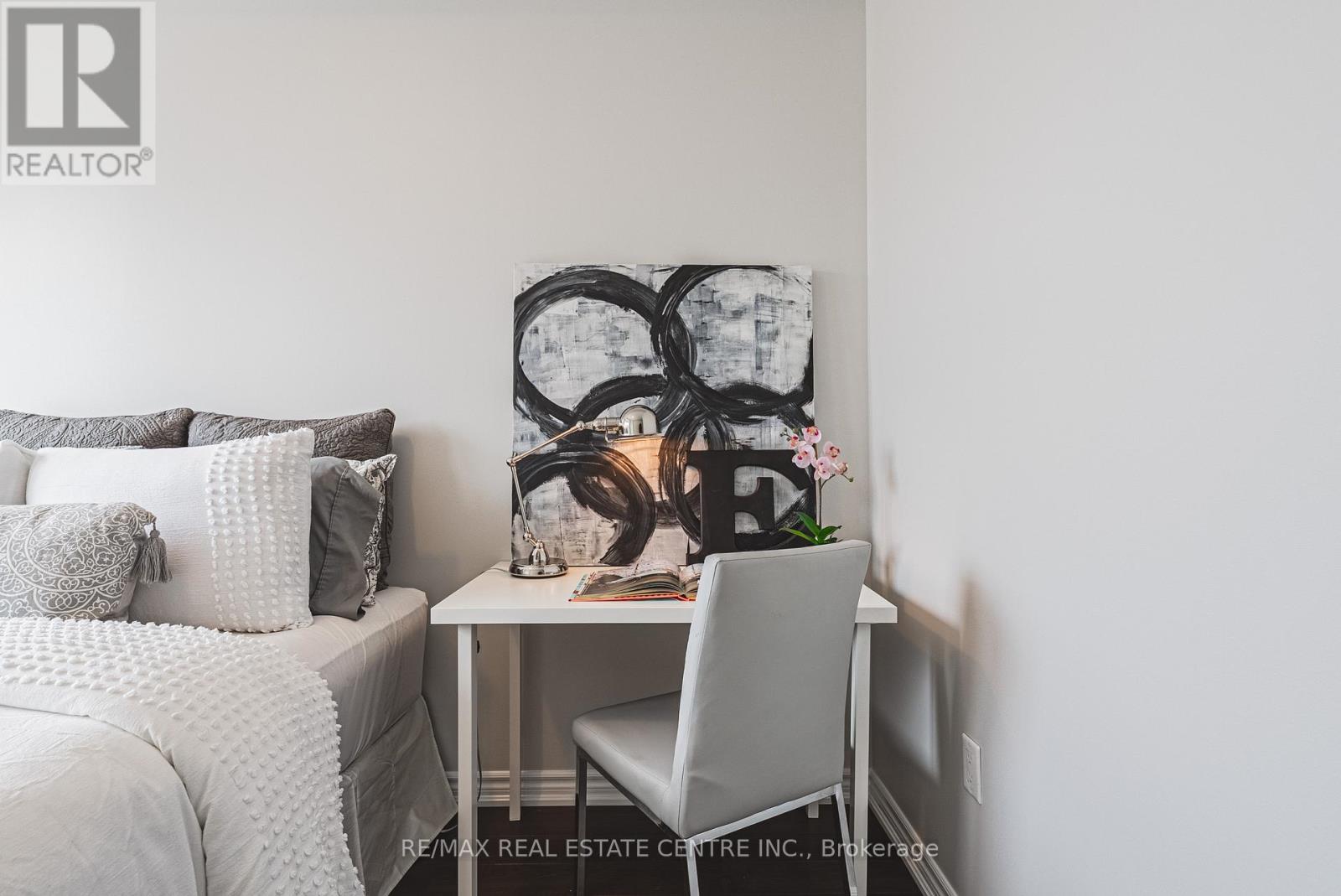 221 - 35 Southshore Crescent, Hamilton, Ontario  L8E 0J2 - Photo 15 - X12836054