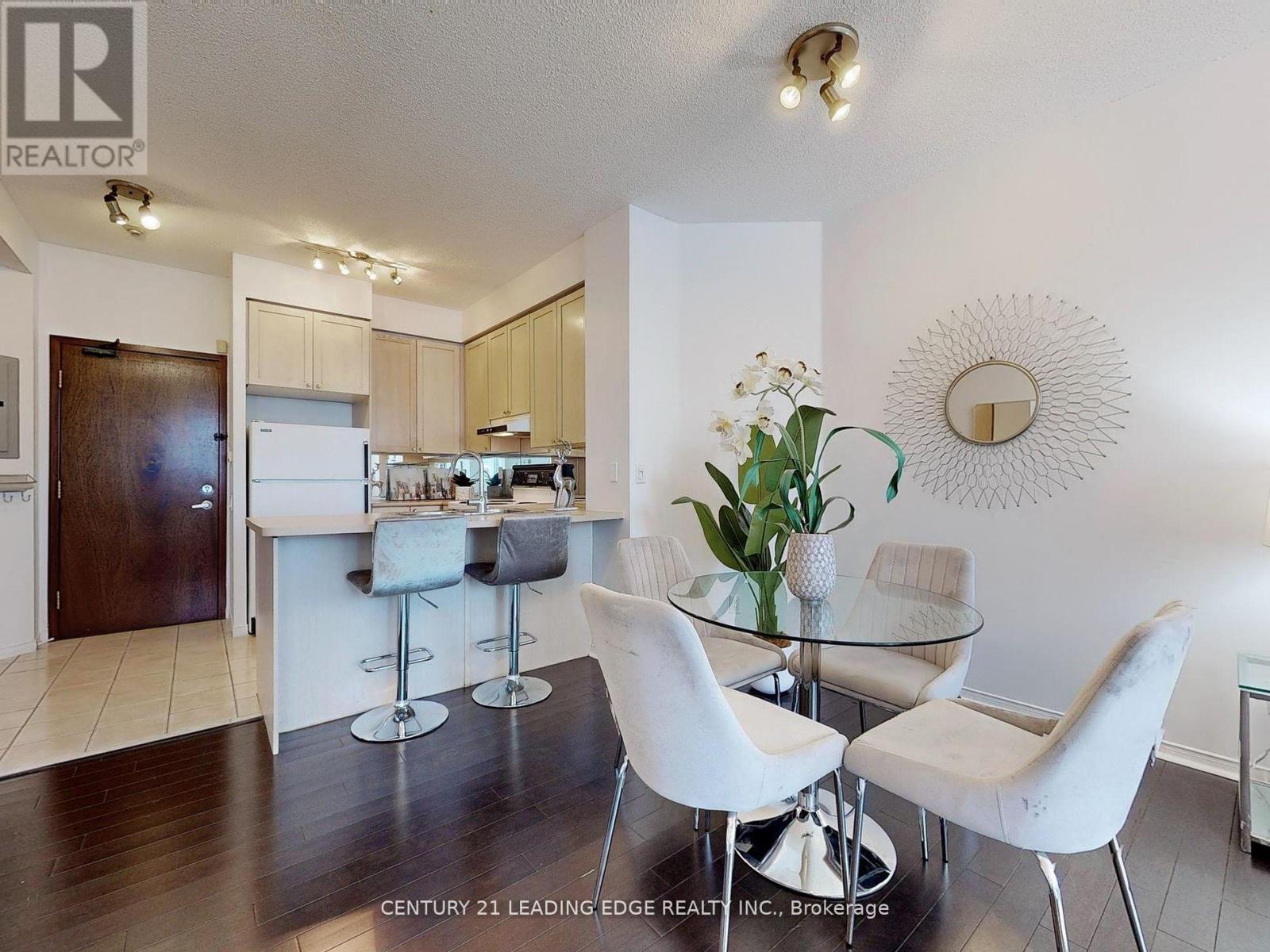 602 - 555 Yonge Street, Toronto, Ontario  M4Y 3A6 - Photo 11 - C13000650