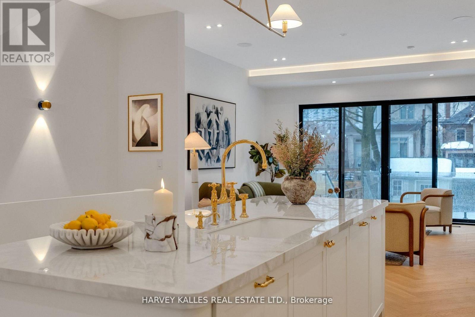 101 Briar Hill Avenue, Toronto, Ontario  M4R 1H8 - Photo 13 - C13000766