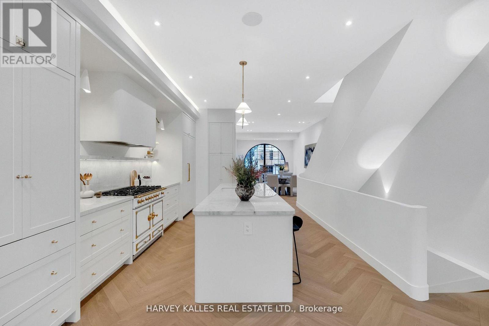 101 Briar Hill Avenue, Toronto, Ontario  M4R 1H8 - Photo 15 - C13000766