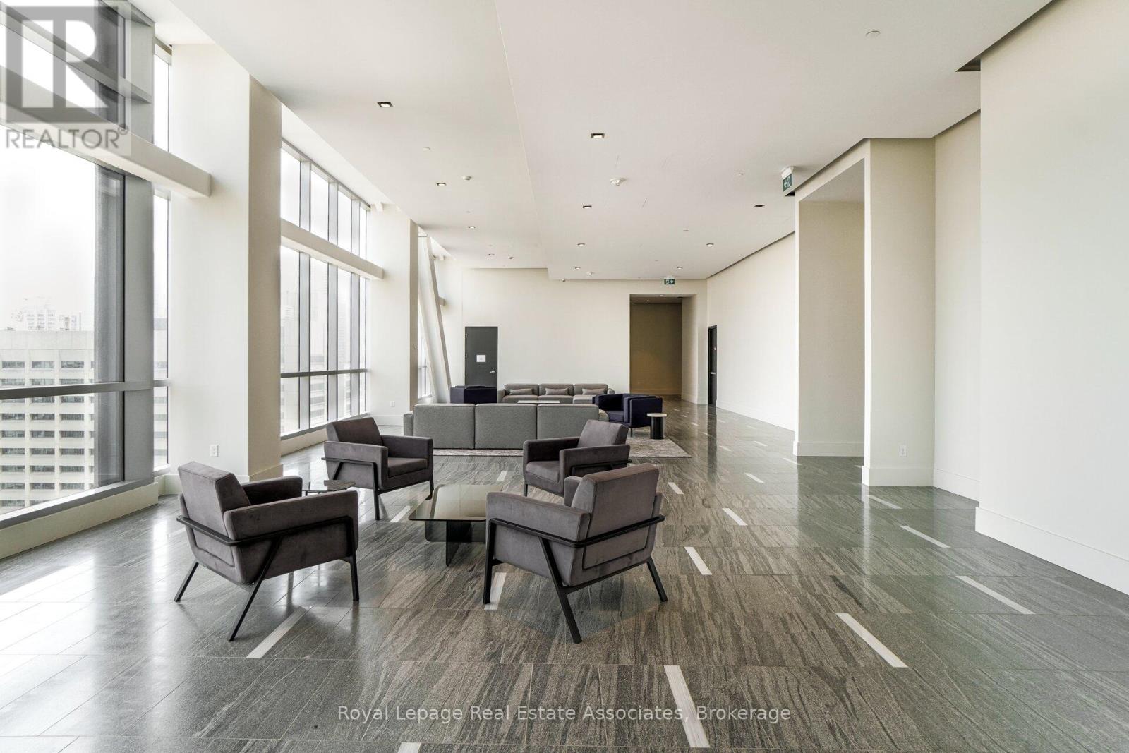 2302 - 488 University Avenue, Toronto, Ontario  M5G 0C1 - Photo 3 - C13000770