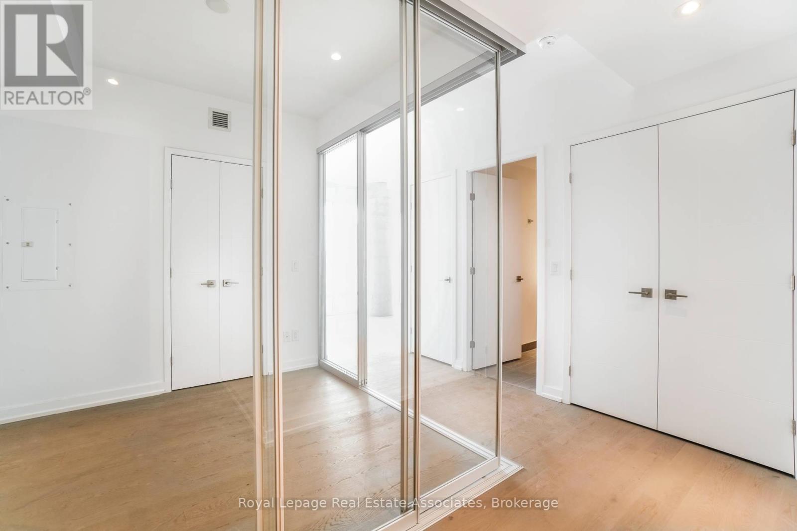 2302 - 488 University Avenue, Toronto, Ontario  M5G 0C1 - Photo 8 - C13000770