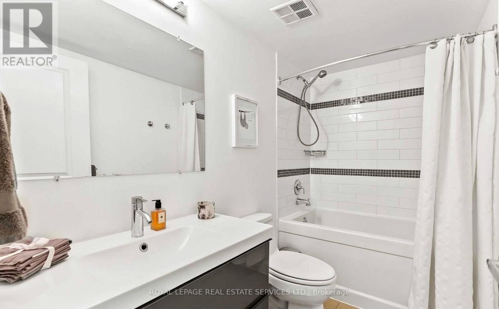 578a Wellington Street, Toronto, Ontario  M5V 2X5 - Photo 13 - C13000806