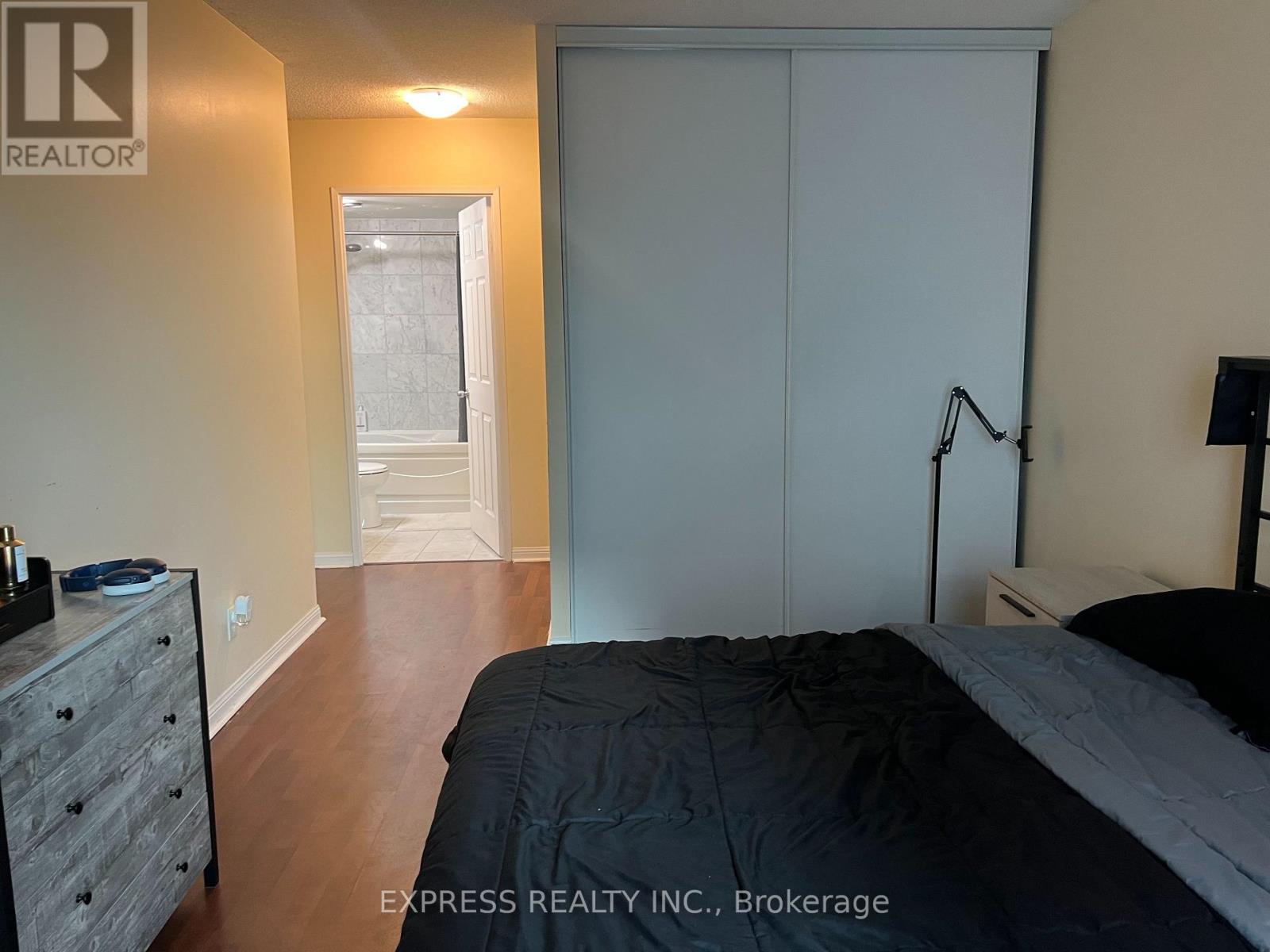 1110 - 18 Lee Centre Drive, Toronto, Ontario  M1H 3H5 - Photo 10 - E13000724