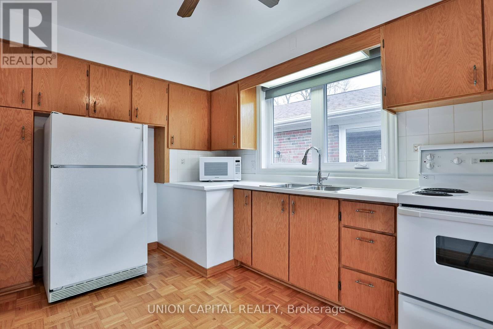 12 Anola Place, Toronto, Ontario  M1K 4W7 - Photo 16 - E13000822