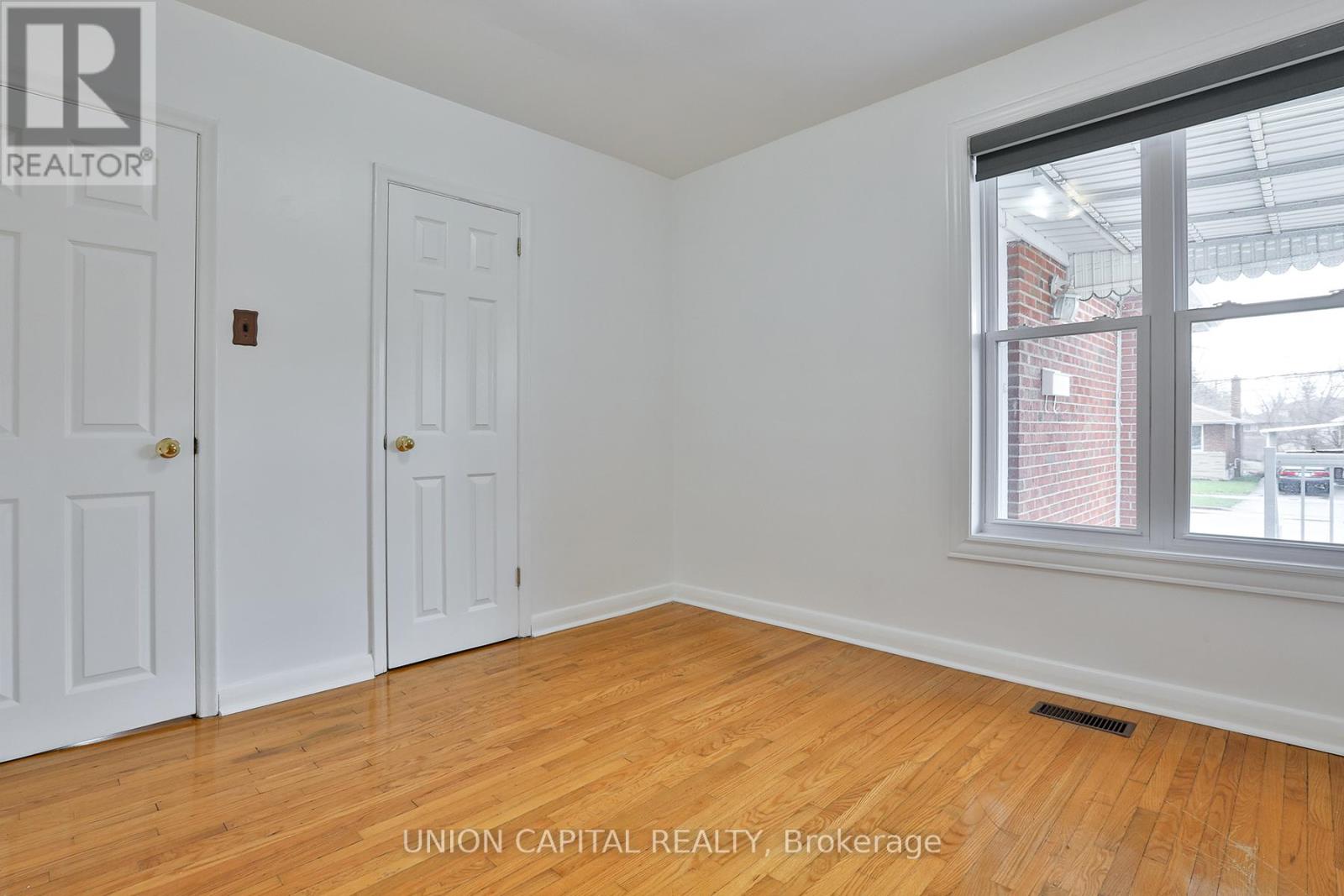 12 Anola Place, Toronto, Ontario  M1K 4W7 - Photo 21 - E13000822