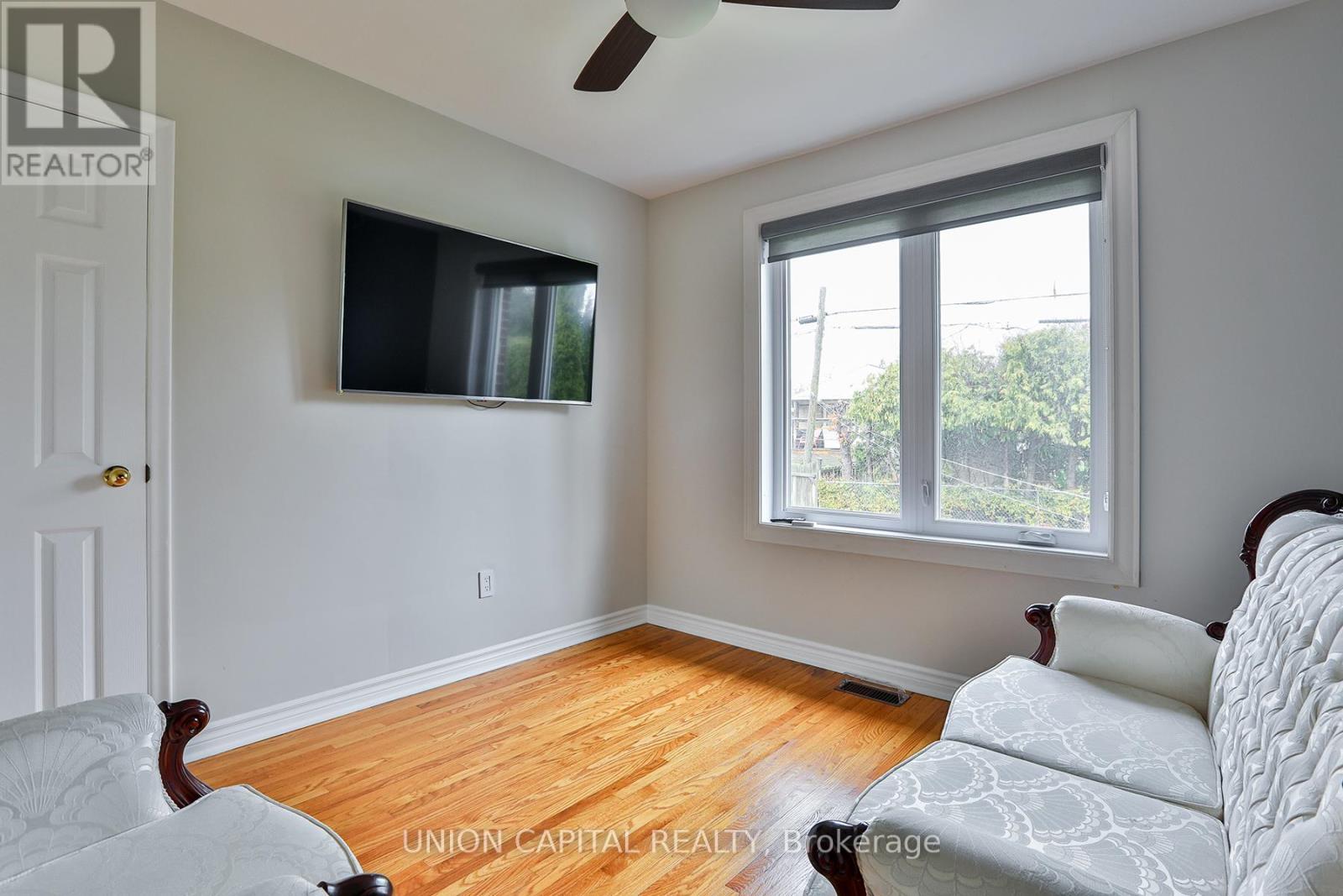 12 Anola Place, Toronto, Ontario  M1K 4W7 - Photo 23 - E13000822