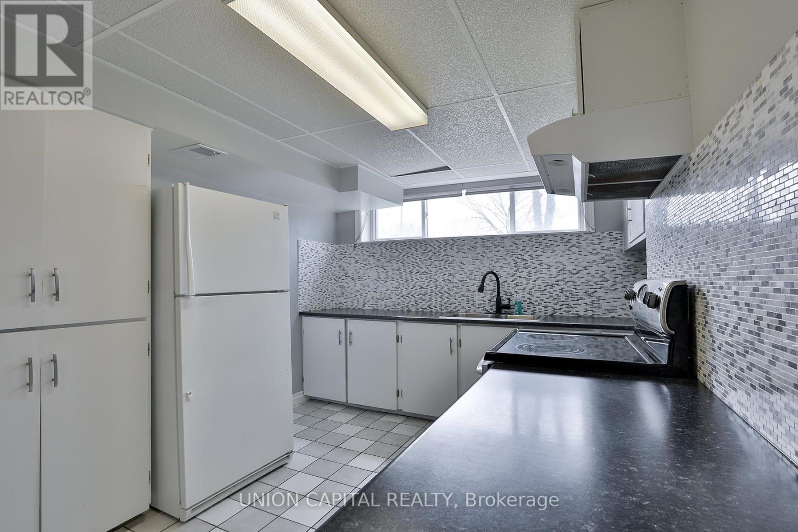 12 Anola Place, Toronto, Ontario  M1K 4W7 - Photo 28 - E13000822