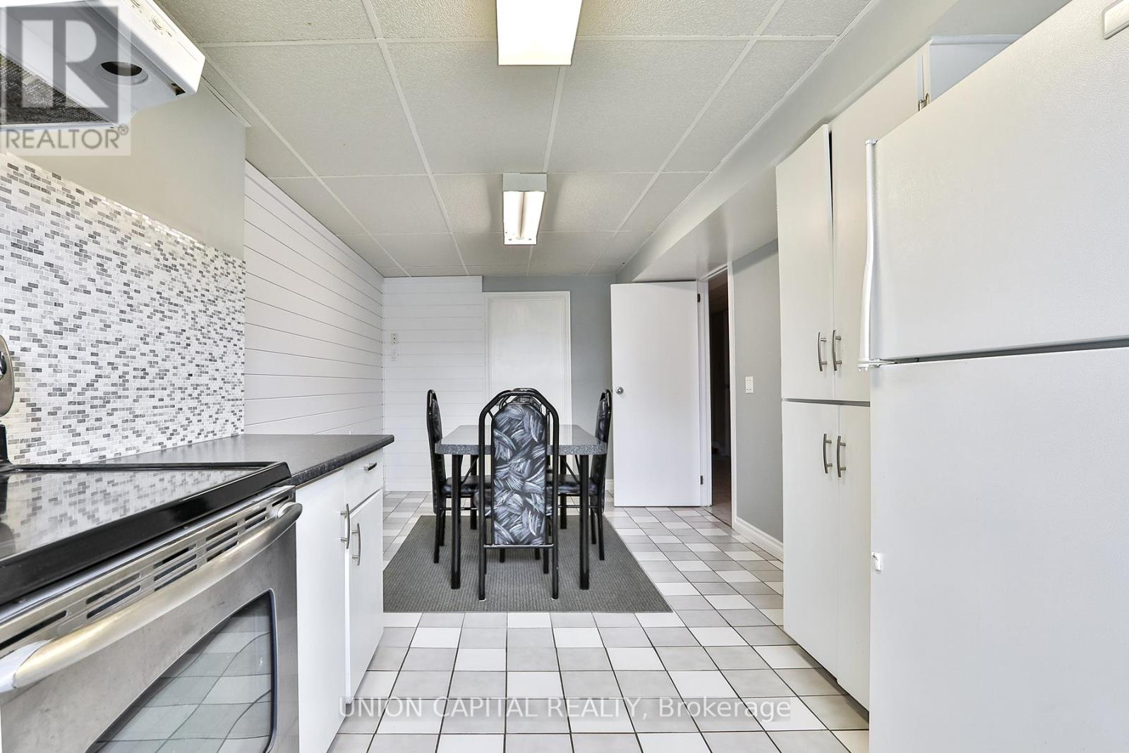 12 Anola Place, Toronto, Ontario  M1K 4W7 - Photo 29 - E13000822