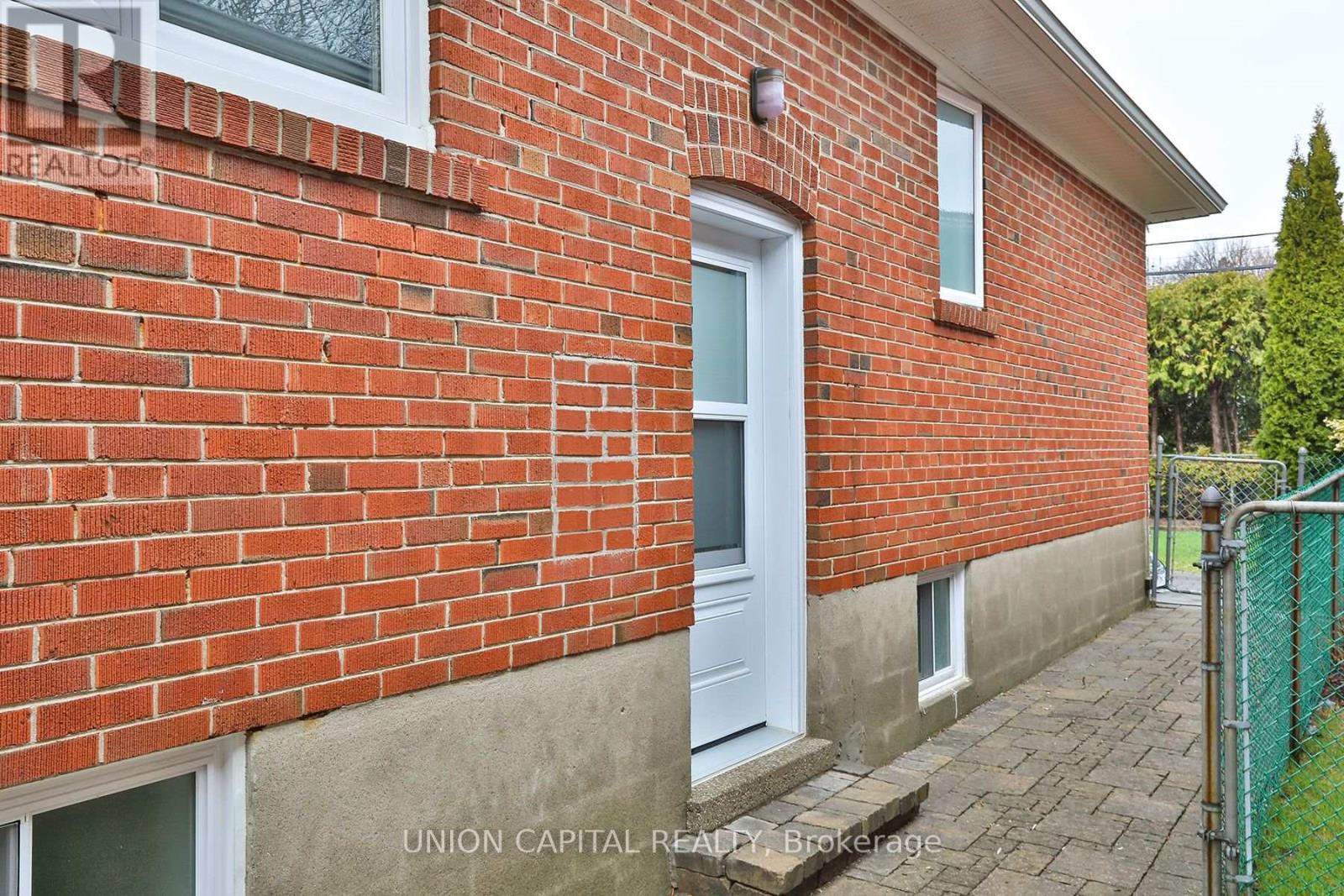 12 Anola Place, Toronto, Ontario  M1K 4W7 - Photo 34 - E13000822