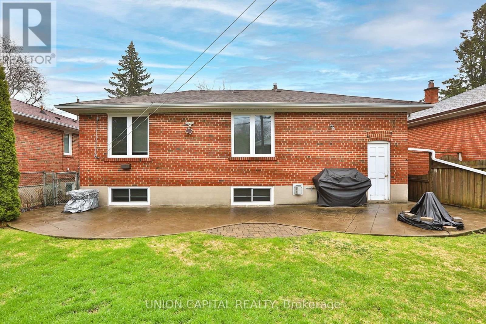 12 Anola Place, Toronto, Ontario  M1K 4W7 - Photo 37 - E13000822