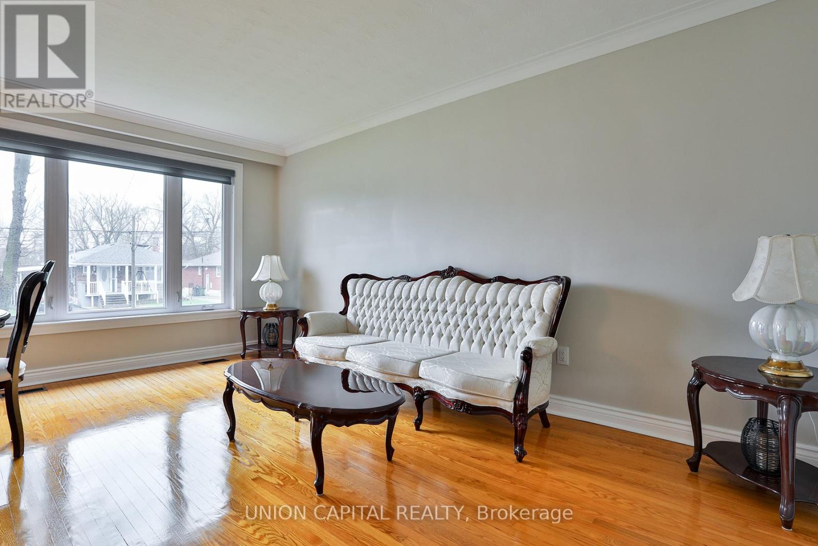 12 Anola Place, Toronto, Ontario  M1K 4W7 - Photo 7 - E13000822