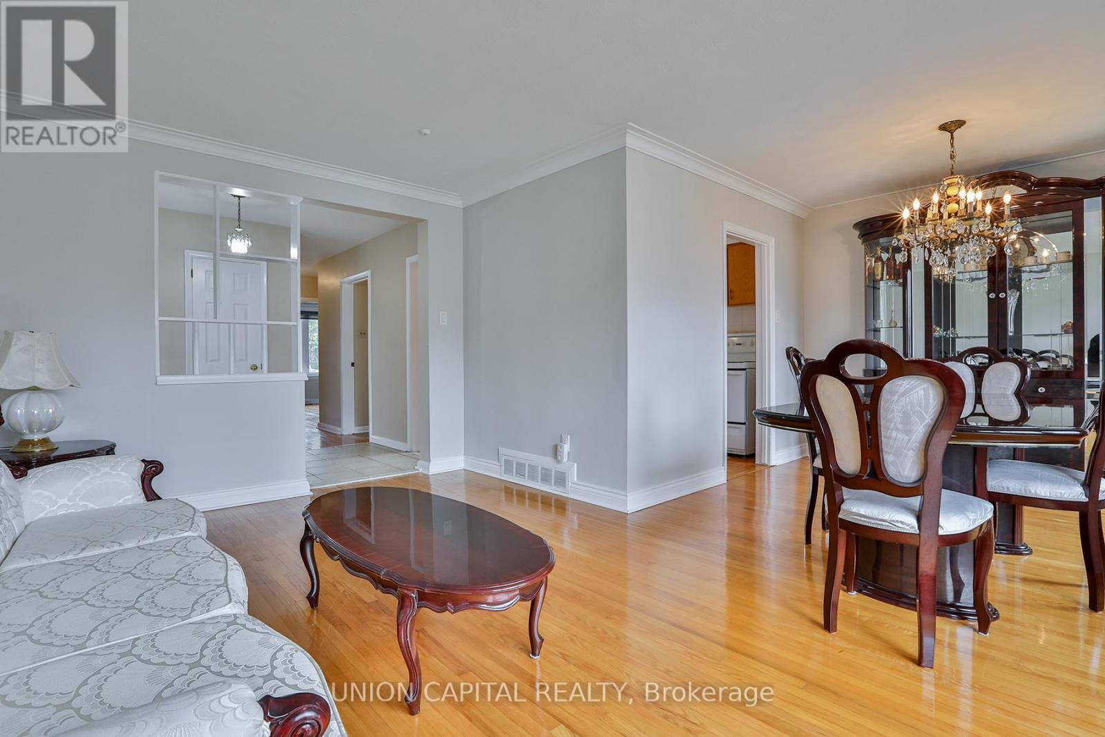 12 Anola Place, Toronto, Ontario  M1K 4W7 - Photo 9 - E13000822