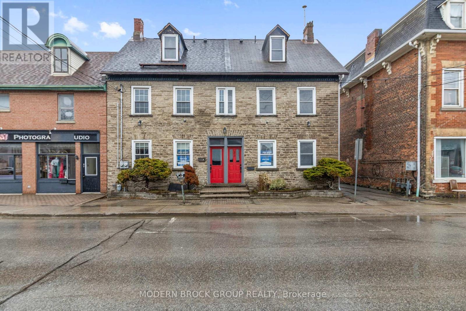 33 PERTH STREET, Brockville, Ontario