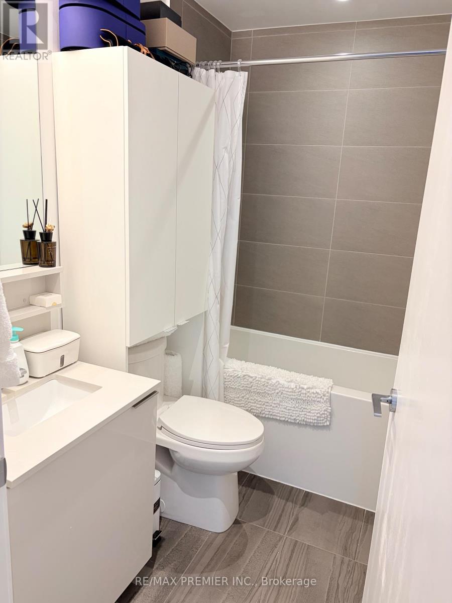 2701 - 898 Portage Parkway, Vaughan, Ontario  L4K 2M7 - Photo 9 - N13000616