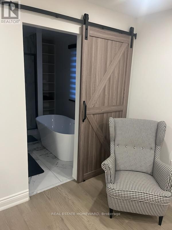 Master Bedroom - 932 Elgin Street, Newmarket (Huron Heights-Leslie Valley), Ontario  L3Y 3C1 - Photo 6 - N13000624