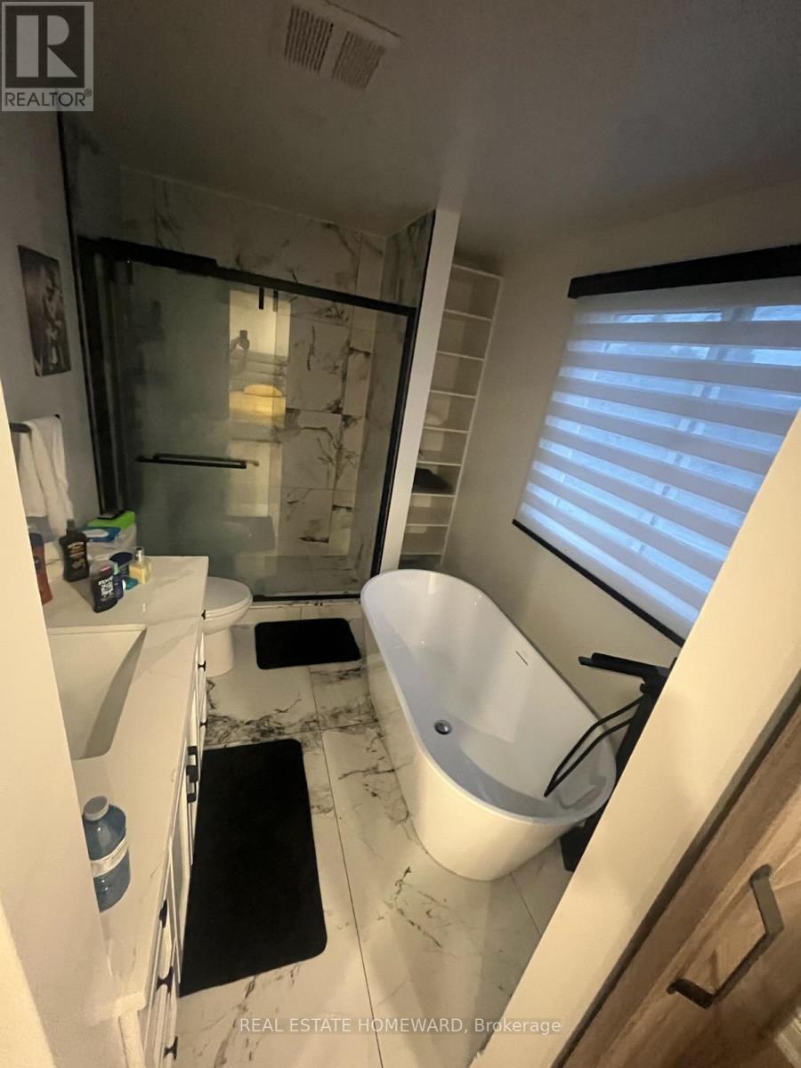 Master Bedroom - 932 Elgin Street, Newmarket (Huron Heights-Leslie Valley), Ontario  L3Y 3C1 - Photo 7 - N13000624