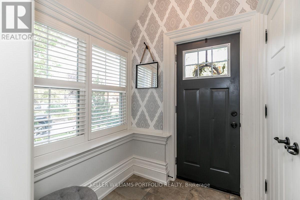 27 Catherine Avenue, Aurora, Ontario  L4G 1K4 - Photo 4 - N13000656