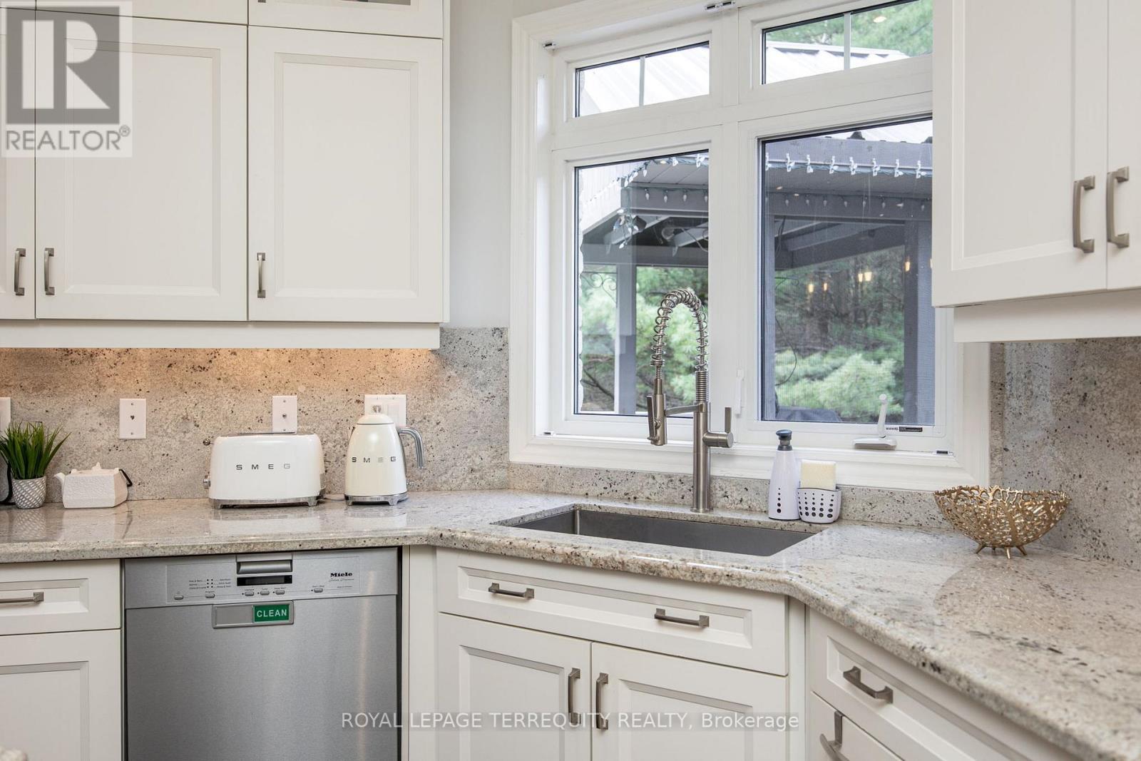 244 Frederick Curran Lane, Newmarket, Ontario  L3X 0B9 - Photo 21 - N13000658