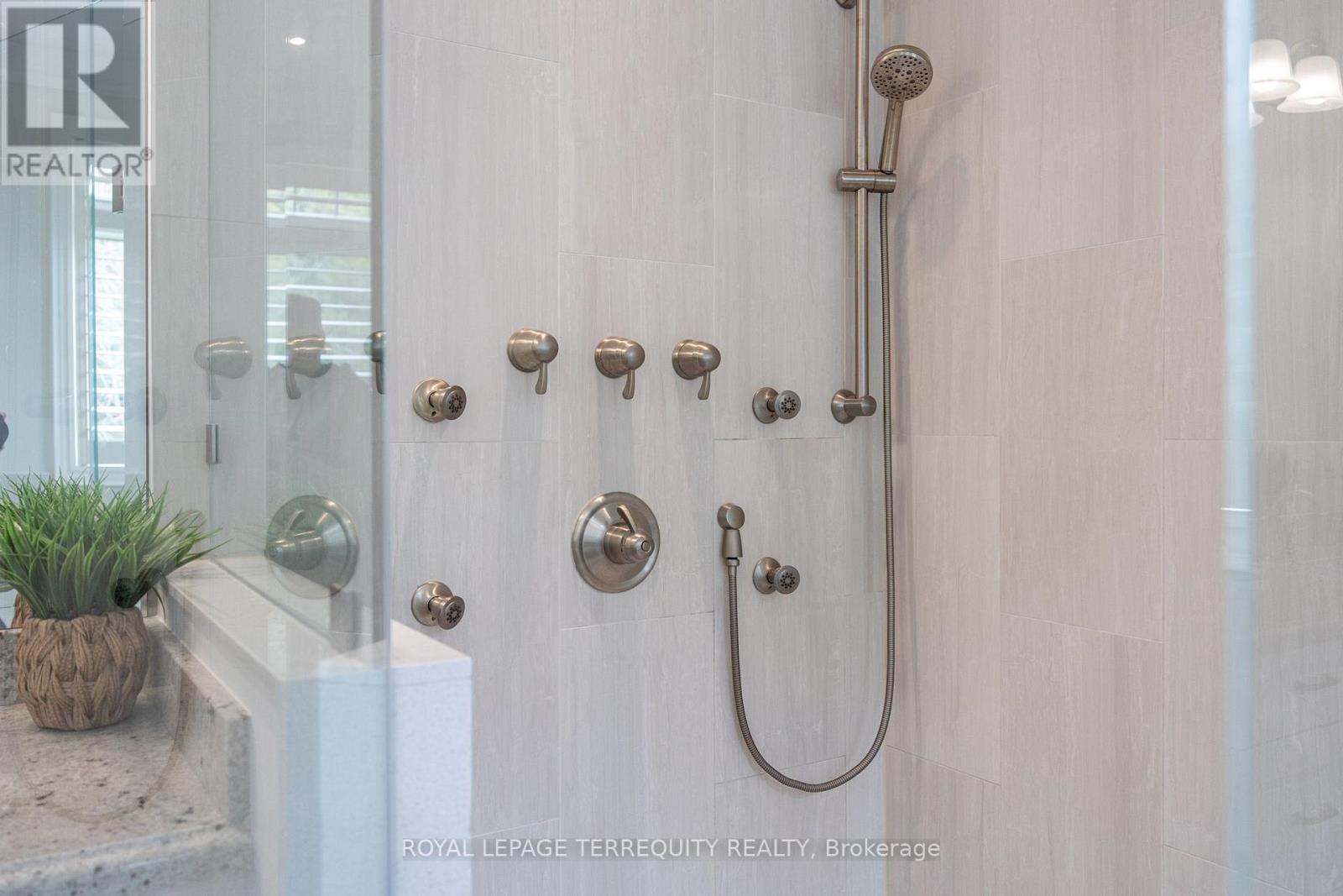 244 Frederick Curran Lane, Newmarket, Ontario  L3X 0B9 - Photo 38 - N13000658